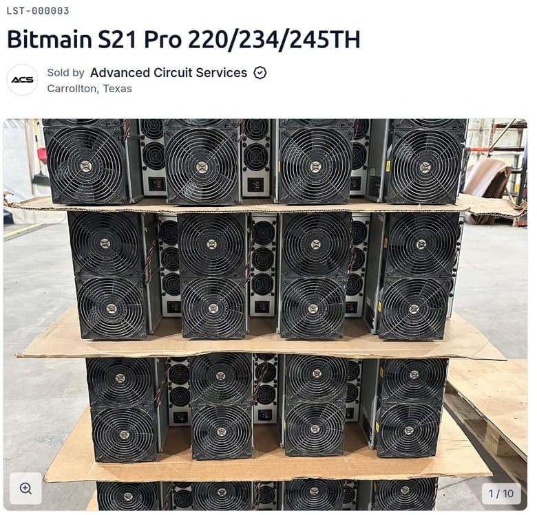 ACS Marketplace listing LST-000003: Bitmain S21 Pro, sold by Advanced Circuit Services, 946 units ready to ship, with photos of the palletized miners